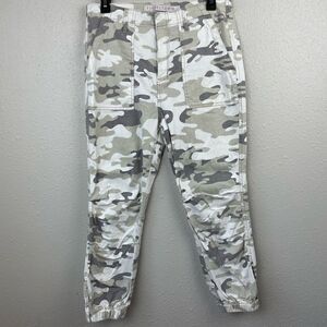 Tinseltown Stretch Cropped Camo Pants Size 7 EUC